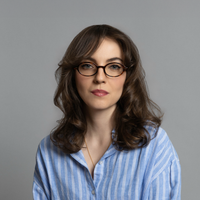 Headshot of Rita